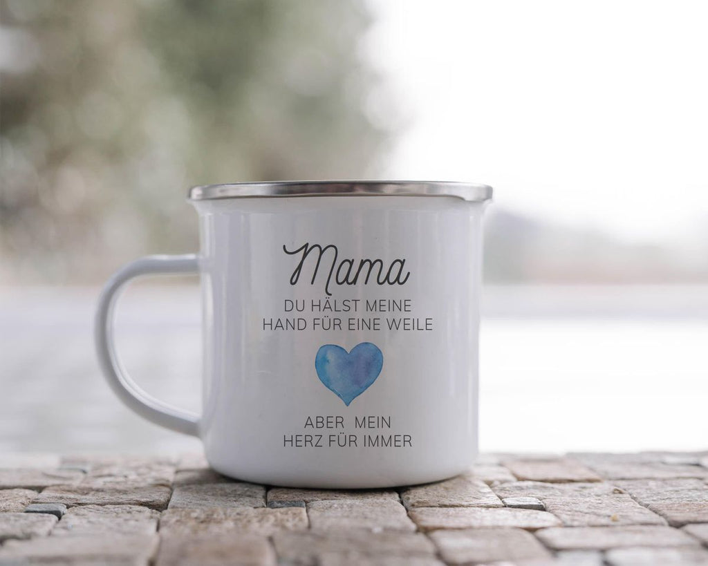 Emaille Tasse Mama, du hälst meine Hand für eine Weile, aber mein Herz für immer - von Mikalino